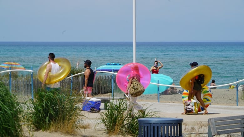 Tourist-friendly Grand Bend, Ont., looks to clamp down on Airbnb with new bylaw